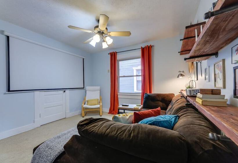 Charming Dayton Home: Walk To River + Downtown!
