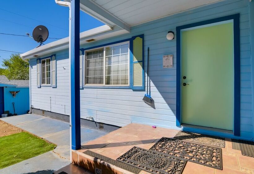 Fenced Yard & Grill: Orville Cottage Near Trails!