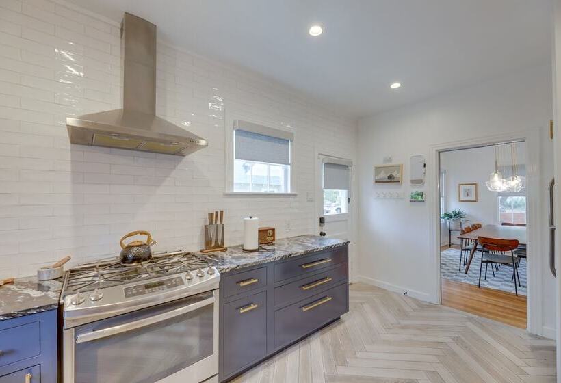 Family Friendly Austin House W/ Screened Porch!