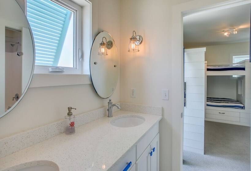 Holden Beach House W/ Boat Dock: Steps To Beach!