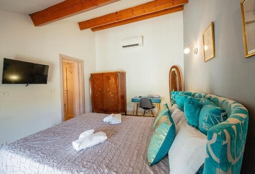 هتل Auberge U N Antru Versu