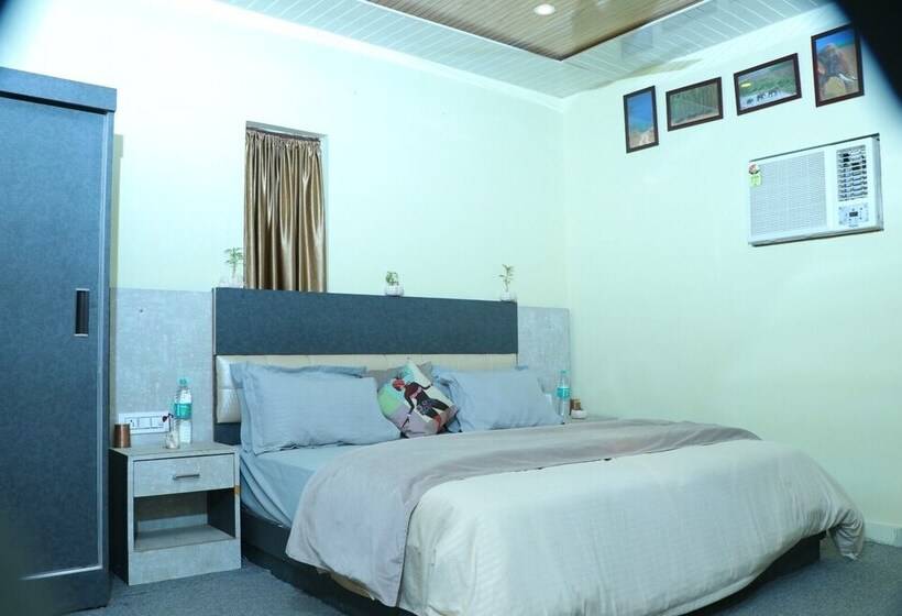 בית מלון כפרי Corbett Life Resort