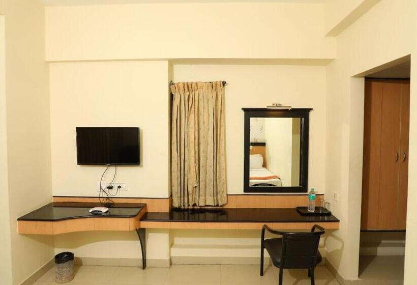 ホテル Shrie Shaanth