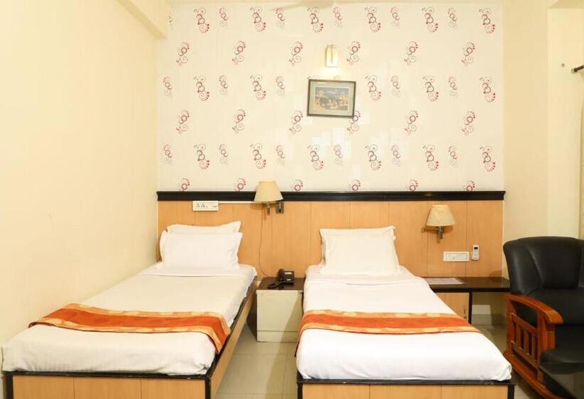 ホテル Shrie Shaanth