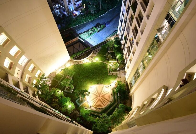 בית מלון כפרי The Xen Suites Kolkata Airport