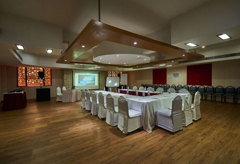 Monteria Resort