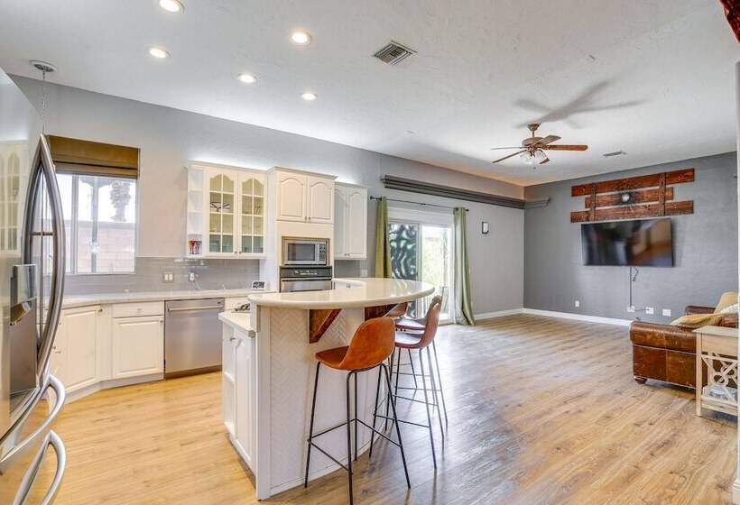 Palm Desert Home W/ Pool, Near Shops On El Paseo!