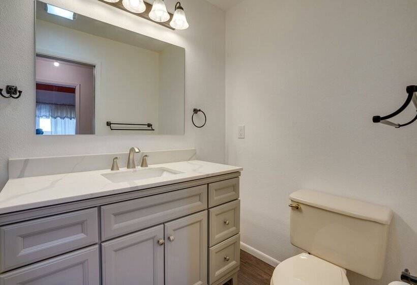 Pet Friendly Anchorage Home   8 Mi To Downtown!