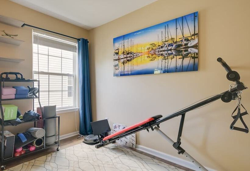 Pet Friendly Holly Springs Residence With Deck!