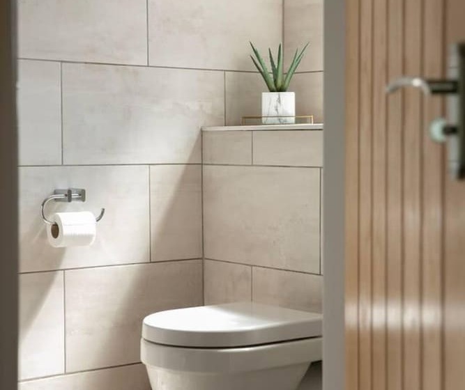 住所  Remarkable 4 Bed House Near Leeds Airport