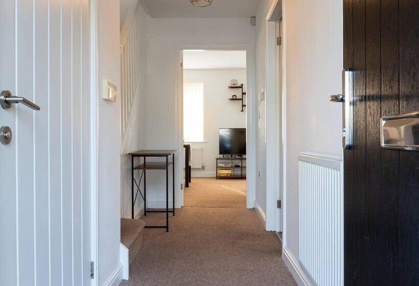 דירת נופש Stunning 3 Bed House In Derby