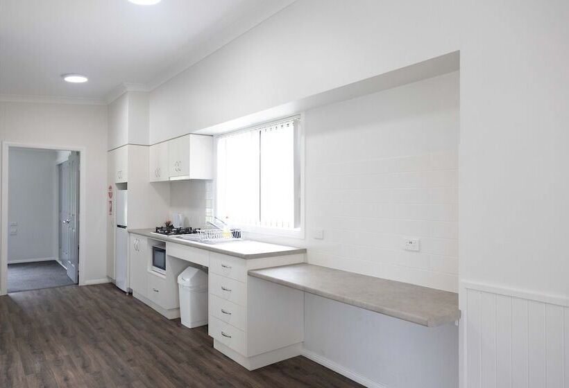 渡假胜地  Coonamble Riverside Caravan Park