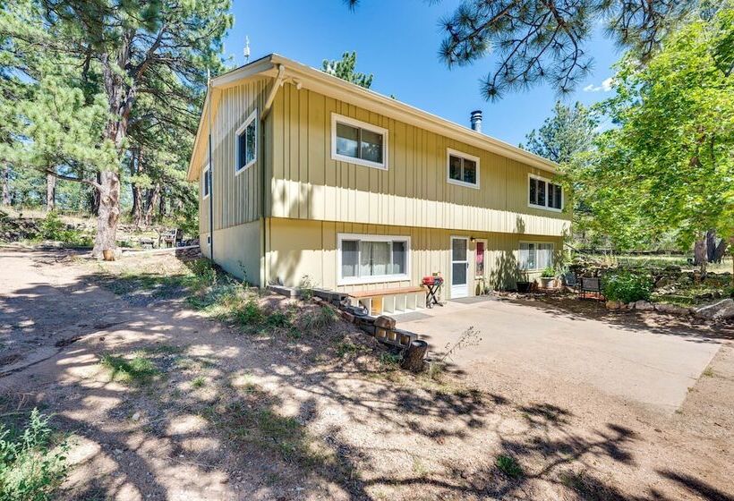 Serene Home W/ Hot Tub   6 Mi To Boulder Falls!