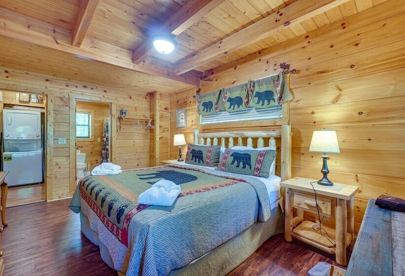 Sevierville Cabin W/ Hot Tub: 5 Mi To Pigeon Forge