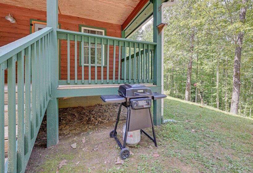 Smoky Mountain Cabin W/ Camping Area + Fire Pit!