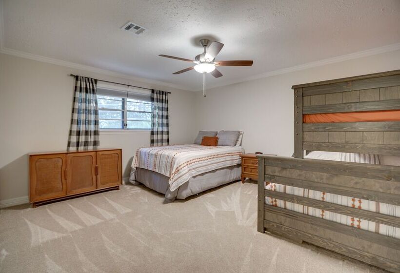 Poolside Oasis Near Medical Center & Nrg Stadium!