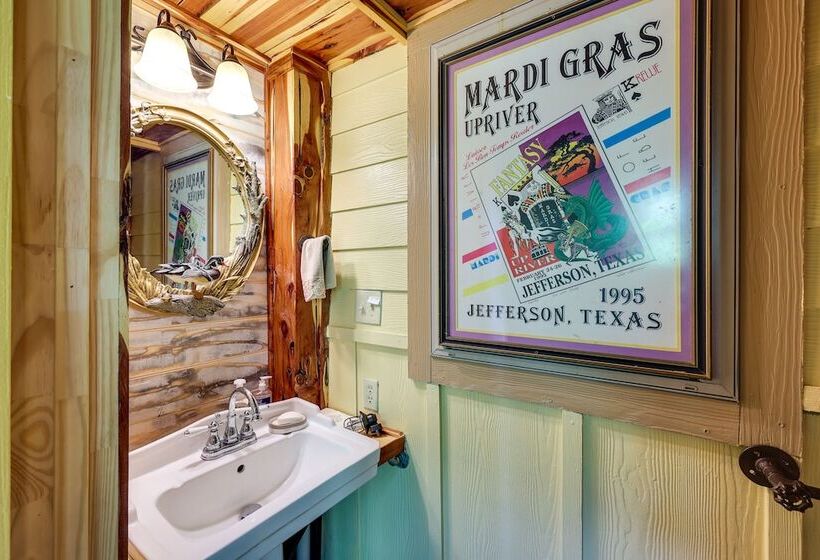 Spacious Riverfront Cabin Near Local Attractions!