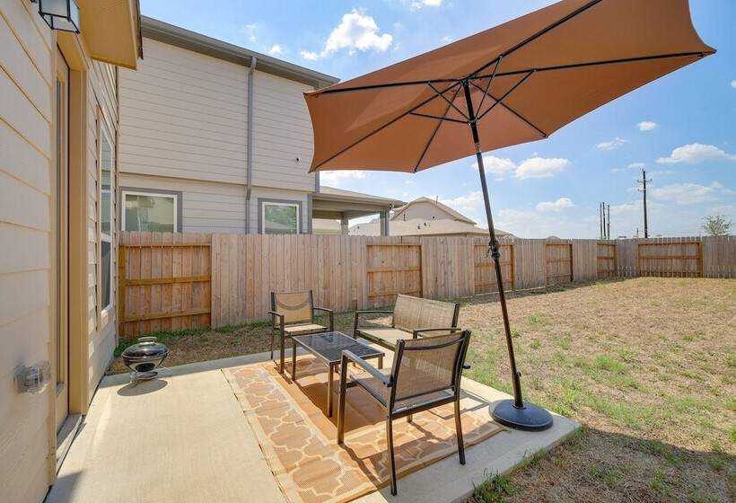 Spring Retreat W/ Private Yard & Charcoal Grill!