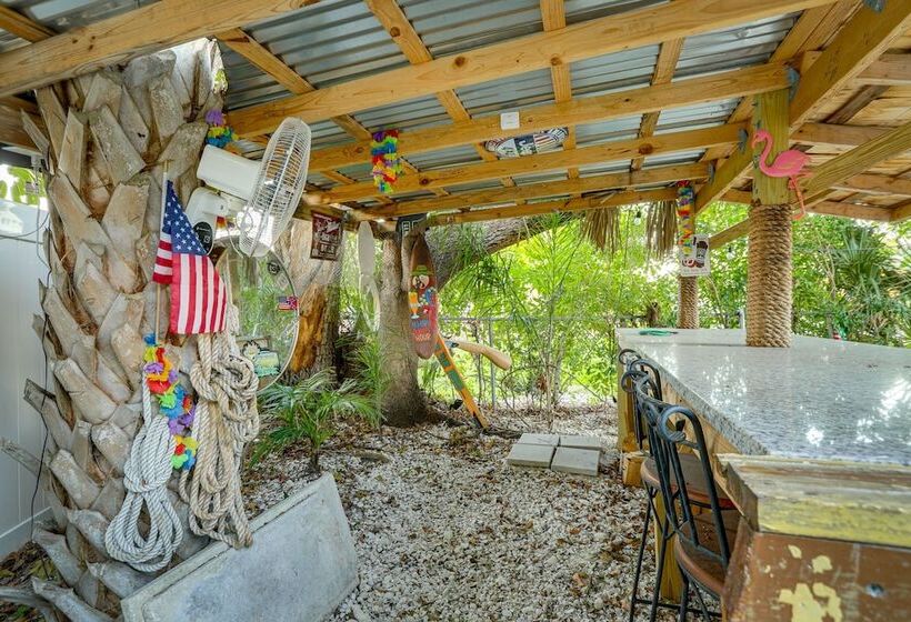 St Petersburg Home W/ Yard & Grill: 2 Mi To Beach!