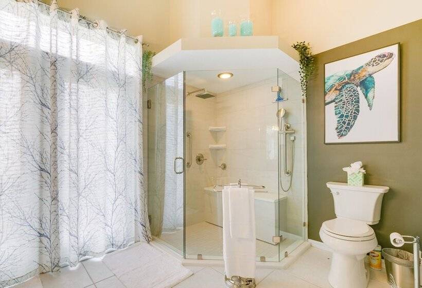 Lanai & Grill: Sunny Home Near Rainbow Springs!