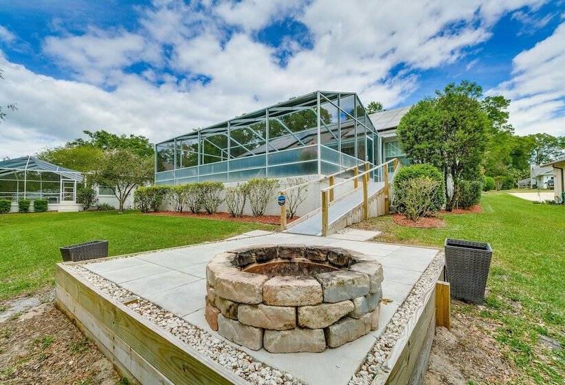 Lanai & Grill: Sunny Home Near Rainbow Springs!