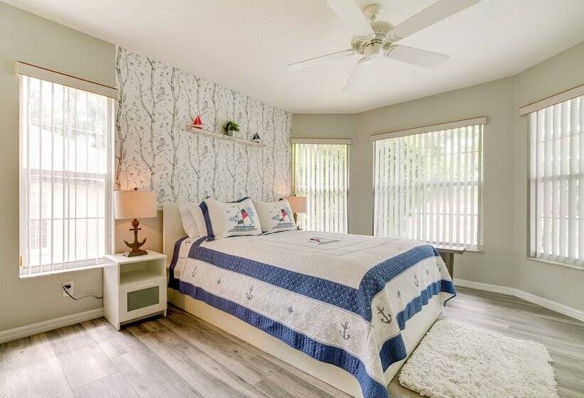 Lanai & Grill: Sunny Home Near Rainbow Springs!