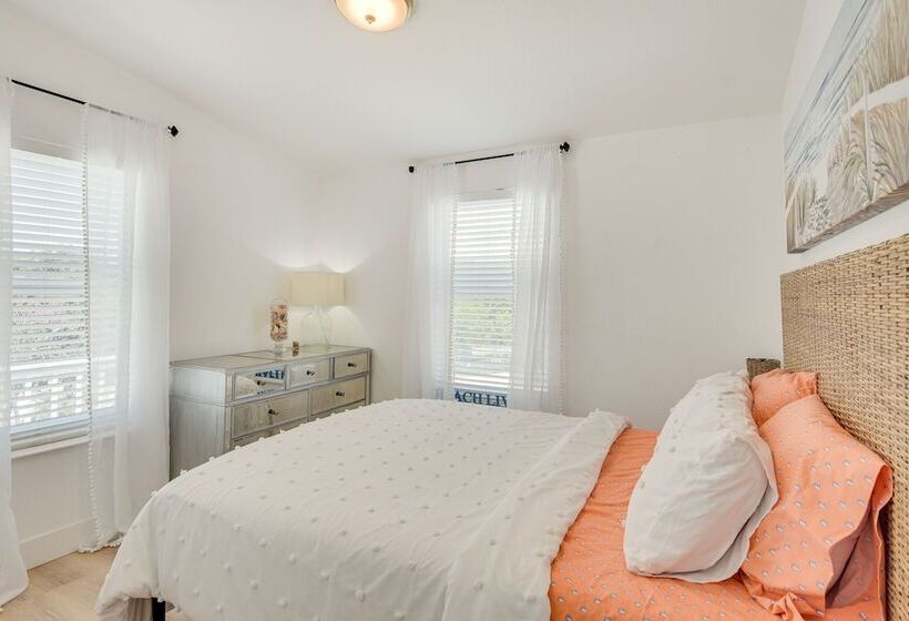 Sunny Key Largo Home W/ Golf Cart & Kayaks