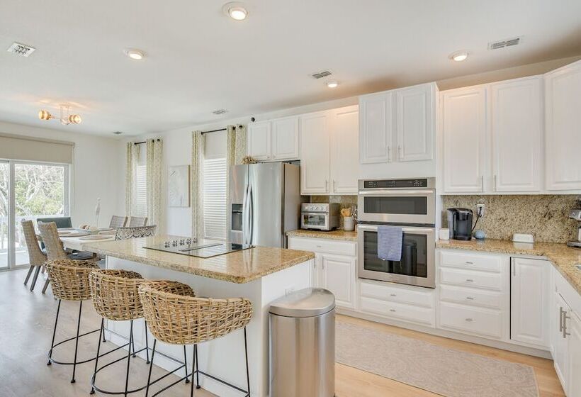 Sunny Key Largo Home W/ Golf Cart & Kayaks