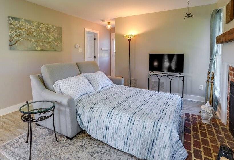 Tranquil Cottage In Virginia Countryside W/ Pond!