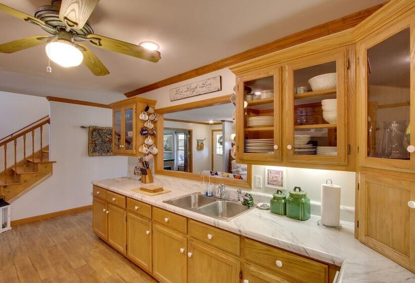 Waterfront Home Near Wilson Lake W/ Covered Porch!