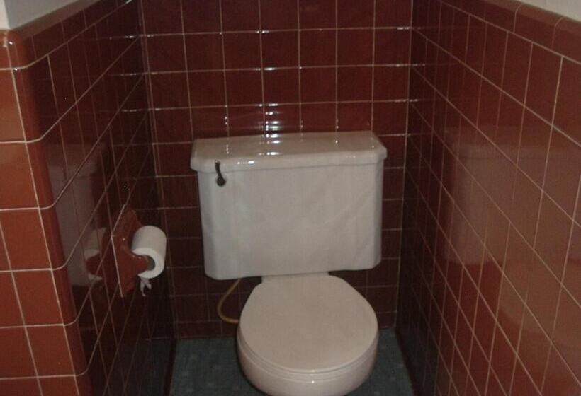 Fels Three Crown Motel