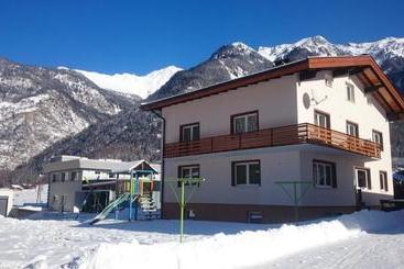 هتل Haus Attos