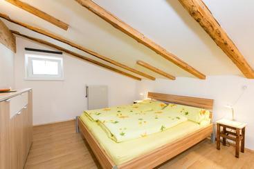 هتل Haus Attos