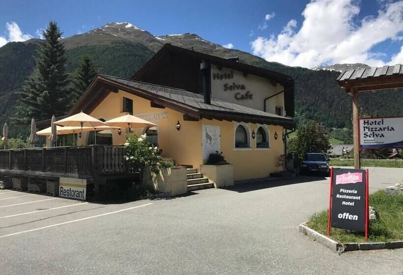 ホテル Pizzeria Selva