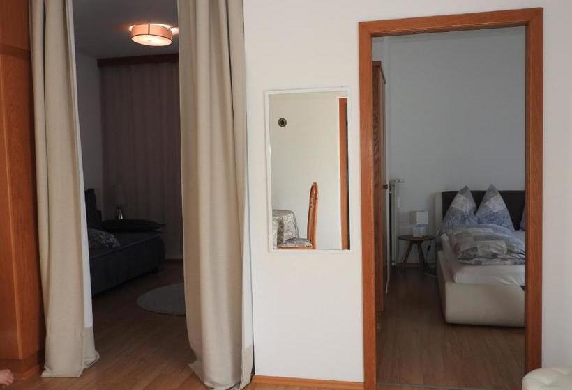 هتل Warmbad Apartments