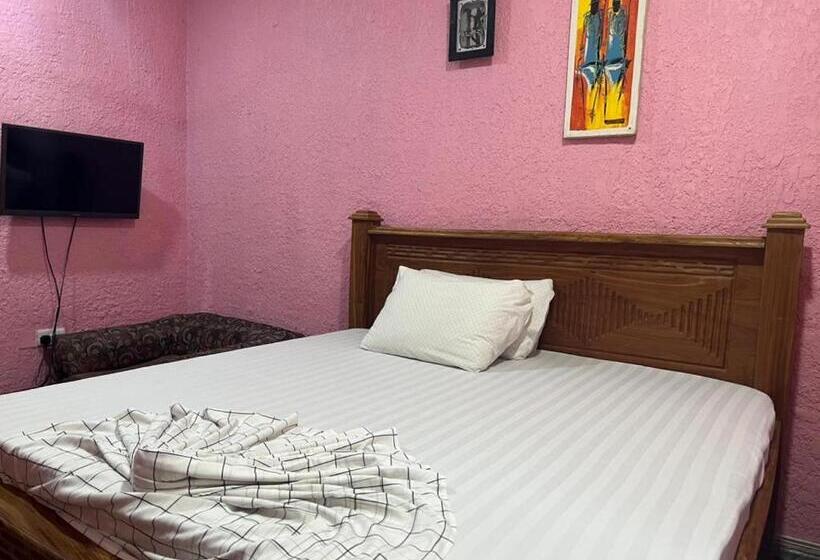 تختخواب و صبحانه Shamanice Lodge & Apartments