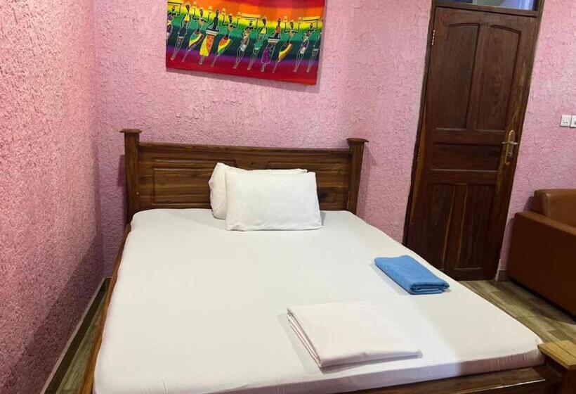 تختخواب و صبحانه Shamanice Lodge & Apartments
