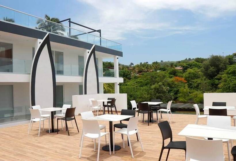 בית מלון כפרי The Views Resort