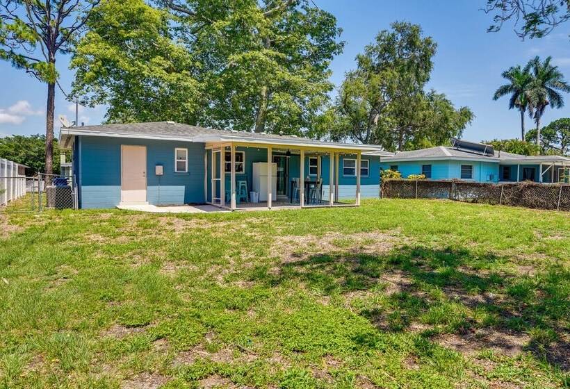 Sunny Home W/ Yard ~ 7 Mi To Anna Maria Island!