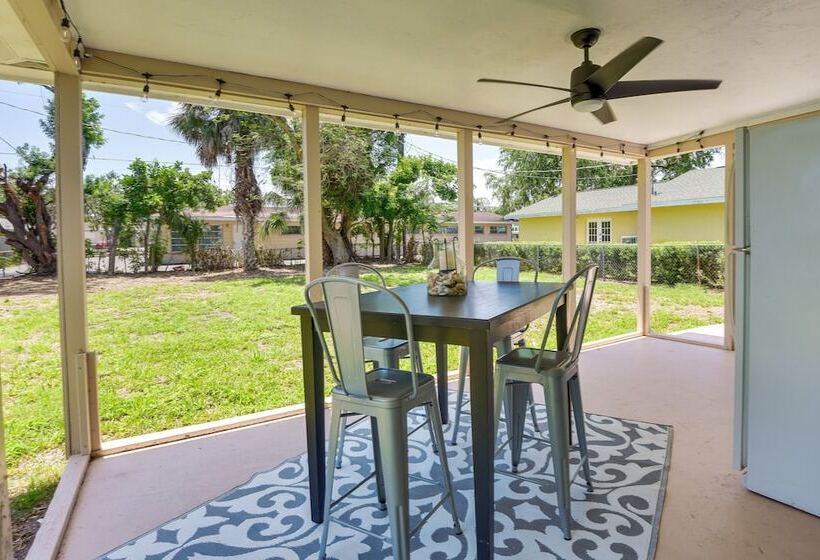 Sunny Home W/ Yard ~ 7 Mi To Anna Maria Island!