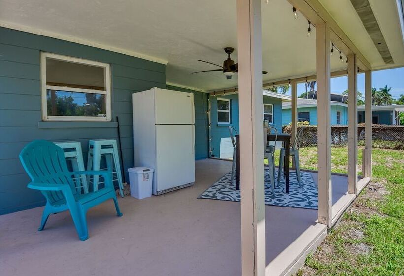 Sunny Home W/ Yard ~ 7 Mi To Anna Maria Island!