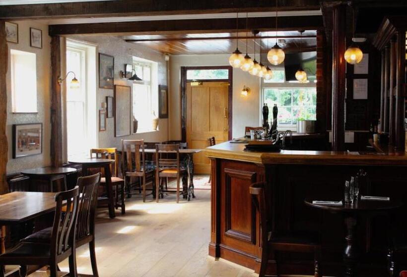 ユースホステル The George Inn St Mary Bourne