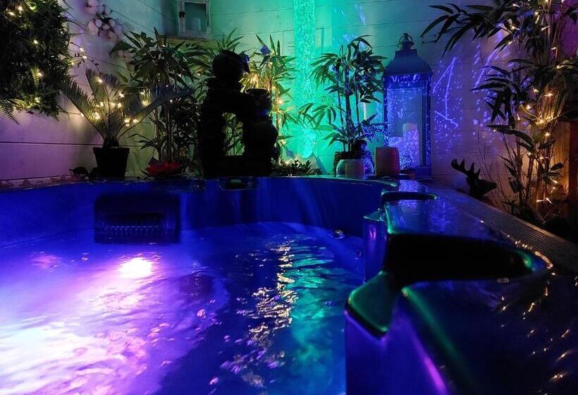 צימר La Chaumière De La Forêt Enchantée, Week End Insolite, Avec Jacuzzi Privatif Dans Espace Bien Etre