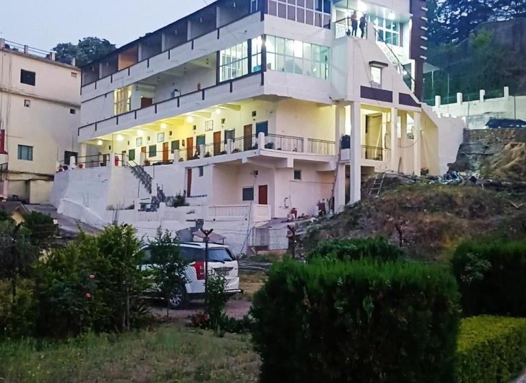 호텔 Grg Tribhuwan Ranikhet