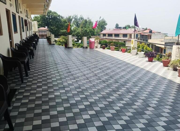 호텔 Grg Tribhuwan Ranikhet