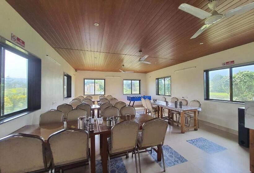 فندق Saifarm Resort Lonavala