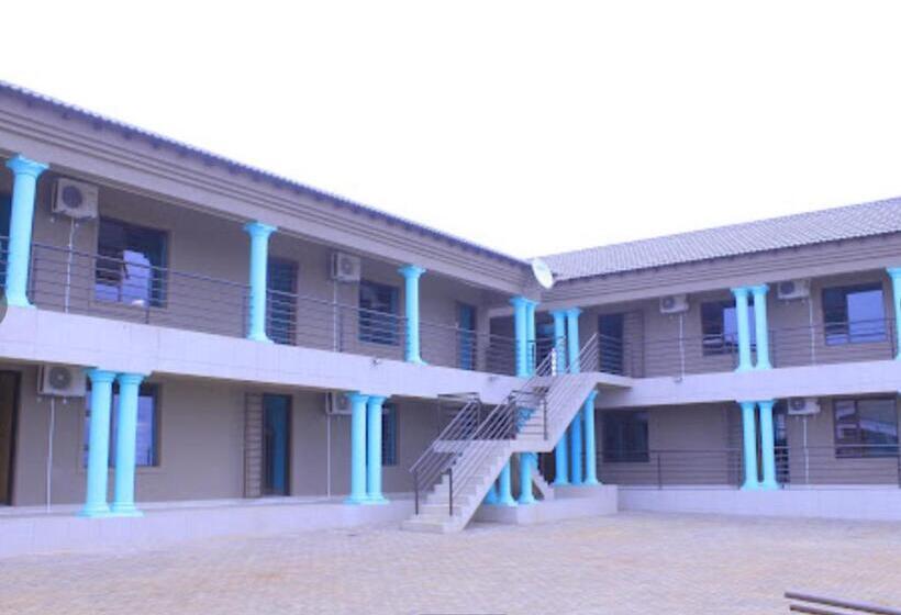 פנסיון The Good Life Royal Guest House