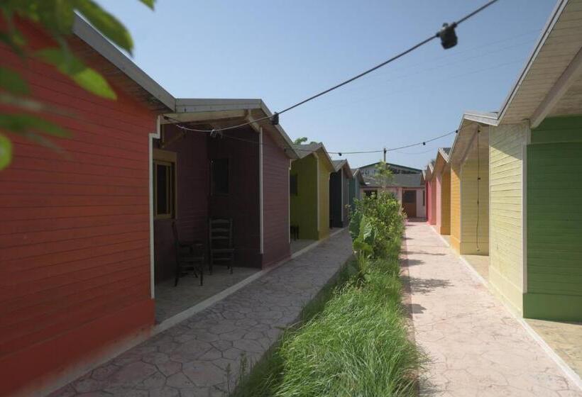 استراحتگاه Miqt Beach   Bungalows