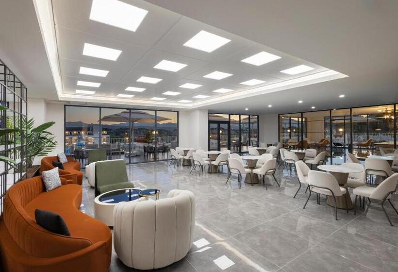 Arcanus Hotels Trendline Side