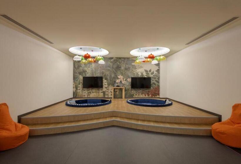 Arcanus Hotels Trendline Side